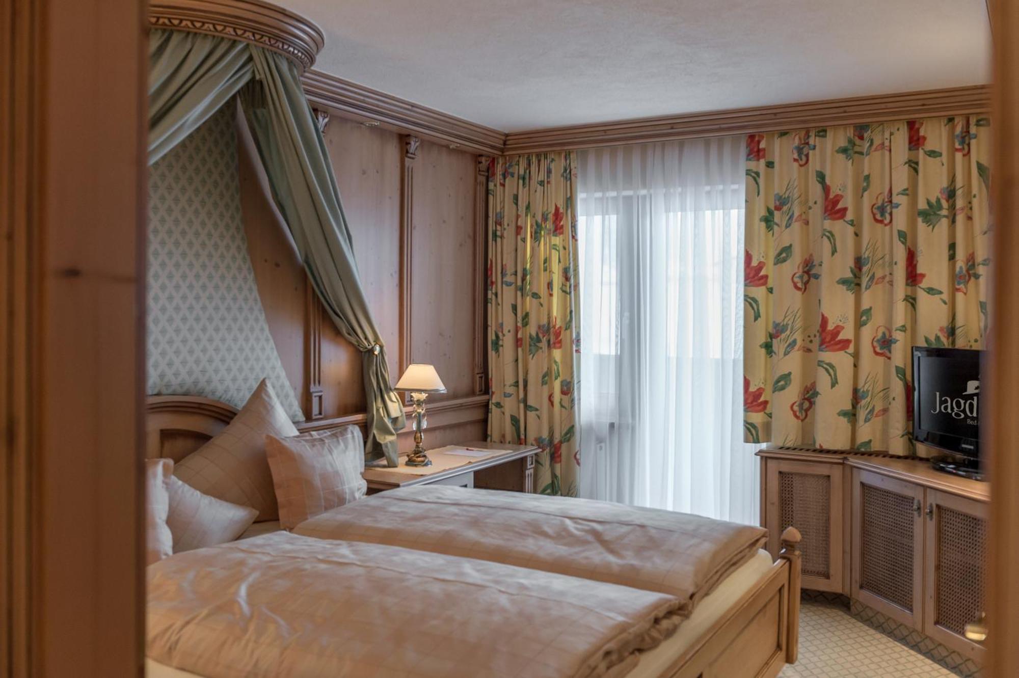 Hotel Jagdhof Bed & Breakfast 오베르구르글 객실 사진