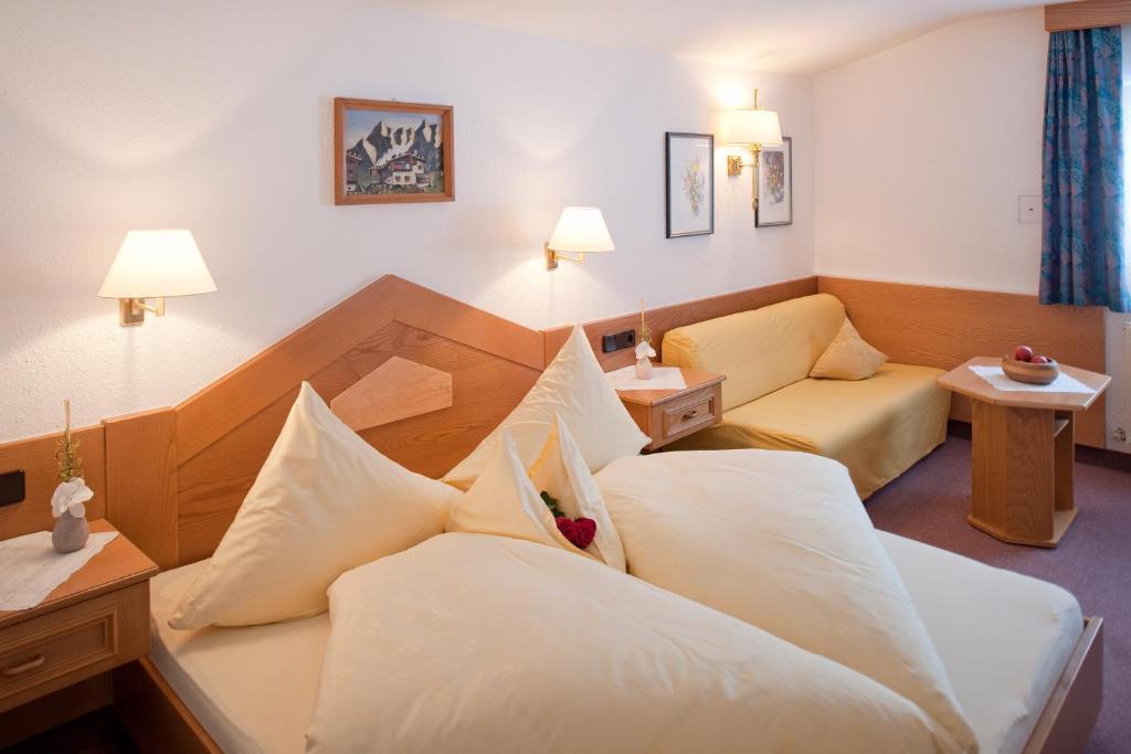Hotel Jagdhof Bed & Breakfast 오베르구르글 객실 사진